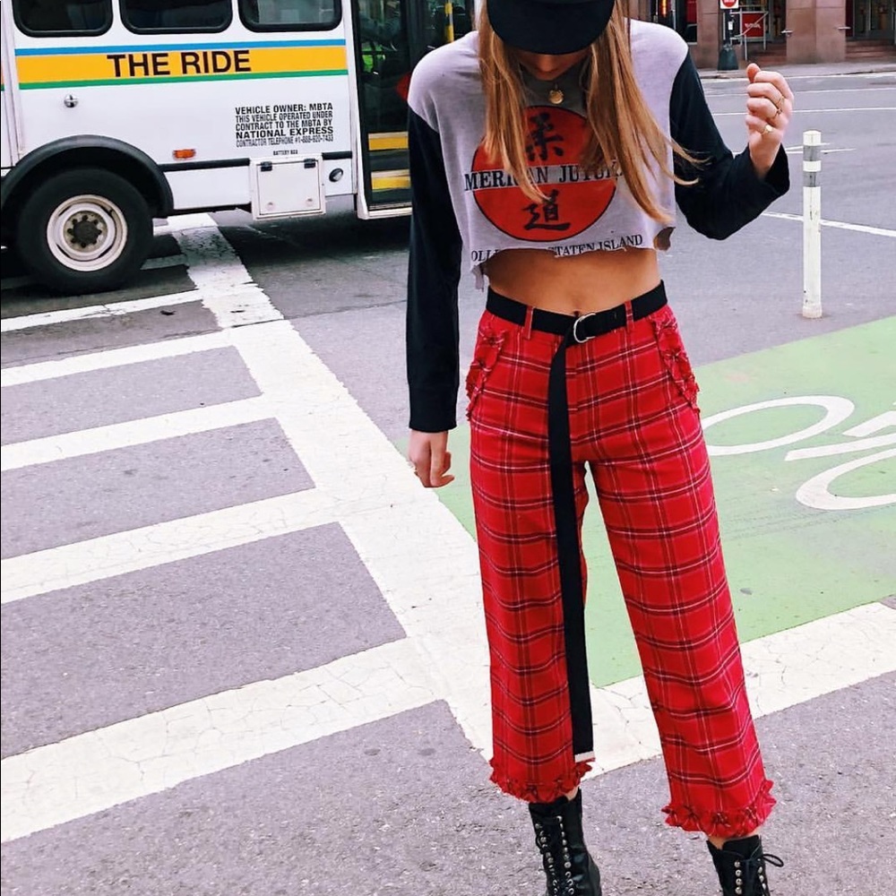 LF stores red plaid ruffled pants slacks sz XS